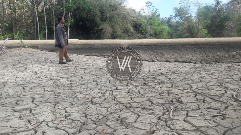 Bendung+Kajangan+mengalami+pendangkalan+hebat