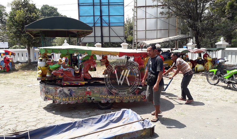 PKL+Mainan+dan+Tempat+Bermain+di+Taman+Denggung+direlokasi