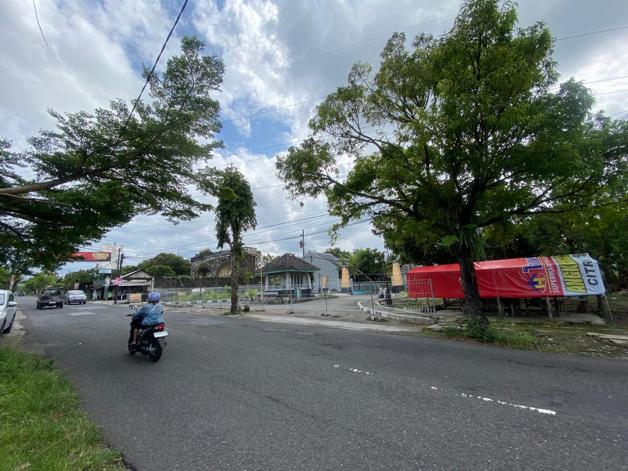 Fasum+Perumahan+ditutup