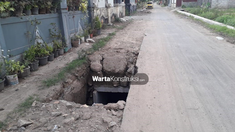 lobang+galian+drainase+tanpa+pengaman