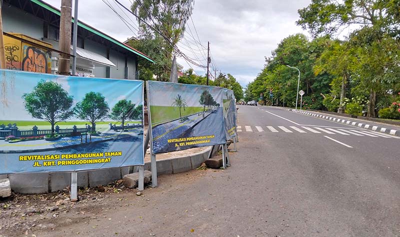 revitalisasi+taman+jl+krt+pringgodiningrat