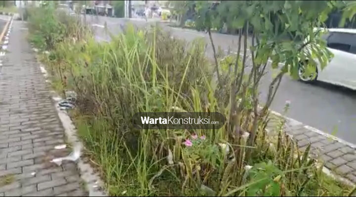 taman+underpass+kentungan+tak+dirawat