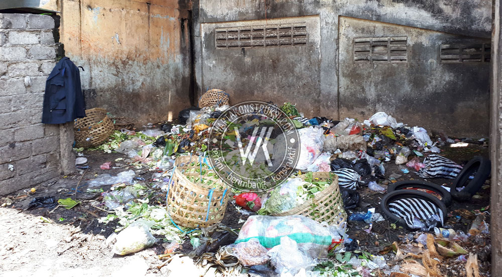 Tempat sampah di Pasar Klaten
